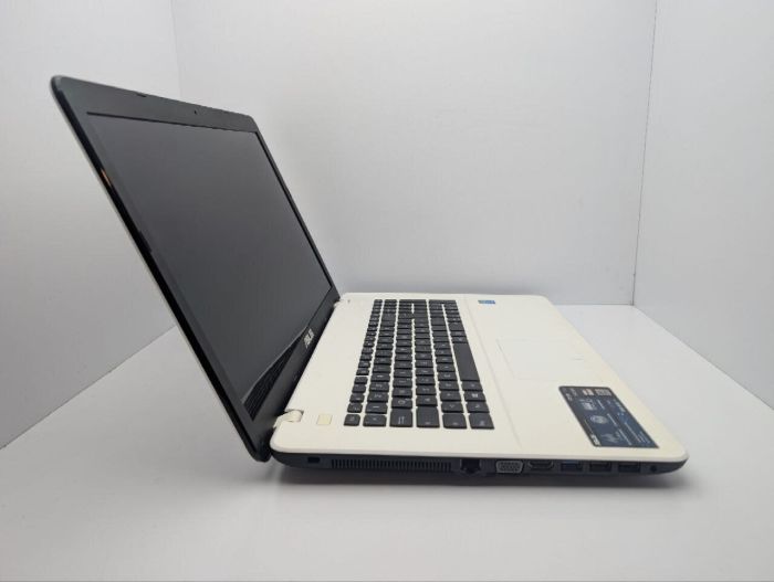 Ноутбук Asus F751M / 17.3" (1600x900) TN / Intel Pentium N3530 (4 ядра по 2.16 - 2.58 GHz) / 8 GB DDR3 / 120 GB SSD / Intel HD Graphics / WebCam / DVD-ROM б/в - зображення 4