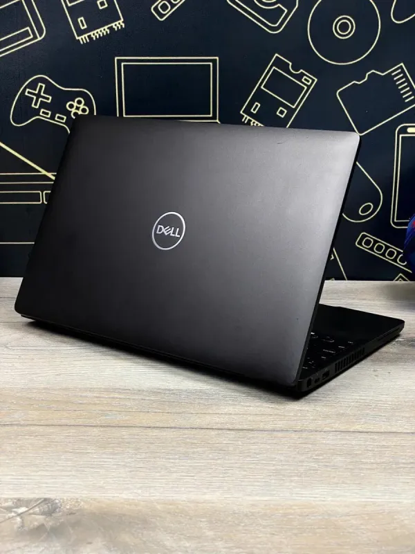 Ноутбук Dell Latitude 5500 / 15.6" TN / Core i5-8365U (4(8) ядра по 1.6-4.1 GHz) / 8GB DDR4 / 256GB SSD / UHD Graphics 620 / WebCam б/в - зображення 3