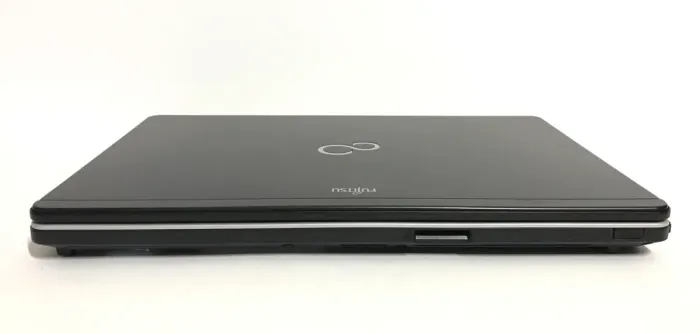 Ноутбук Fujitsu LifeBook S761 / 13.3" (1366x768) TN / Intel Core i7-2640M (2 (4) ядра по 2.8 - 3.5 GHz) / 8 GB DDR3 / 250 GB HDD / Intel HD Graphics 3000 / WebCam / DVD-ROM б/в - зображення 6