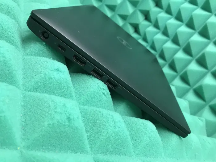 Ноутбук Б-клас Dell Latitude 7490 / 14" (1366x768) TN / Intel Core i5-8250U (4 (8) ядра по 1.6 - 3.4 GHz) / 8 GB DDR4 / 240 GB SSD M.2 / Intel UHD Graphics 620 / WebCam / USB 3.1 / HDMI / Windows 10 б/в - зображення 5