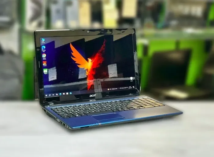 Ноутбук Acer Aspire 5750G / 15.6" (1366x768) TN / Intel Core i3-2330M (2 (4) ядра по 2.2 GHz) / 8 GB DDR3 / 128 GB SSD + 500 GB HDD / nVidia GeForce GT 520M, 1 GB DDR3, 64-bit / WebCam / Win 10 Pro б/в - зображення 2