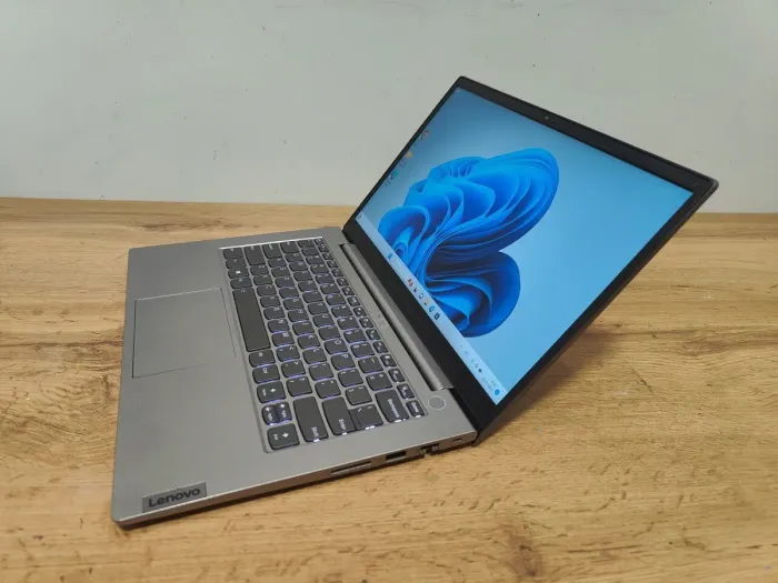 Ультрабук Lenovo ThinkBook 14 G2 / 14" (1920x1080) IPS / Intel Core i5-1135G7 (4 (8) ядра по 2.4 - 4.2 GHz) / 8 GB DDR4 / 256 GB SSD / Intel Iris Xe Graphics / WebCam / Windows 11 Pro б/в - зображення 4