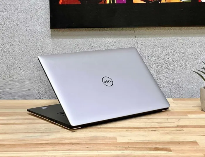 Мобільна робоча станція Dell Precision 5530 / 15.6" (1920x1080) IPS / Intel Core i7-8850H (6 (12) ядер по 2.6 - 4.3 GHz) / 16 GB DDR4 / 512 GB SSD M.2 / nVidia Quadro P1000, 4 GB GDDR5, 128-bit / WebCam / Win 11 Pro б/в - зображення 7
