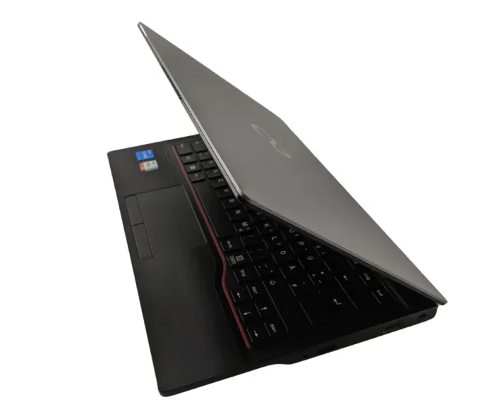 Ультрабук Fujitsu LifeBook E5412 / 14" (1920x1080) IPS / Intel Core i5-1235U (10 (12) ядер 3.3 - 4.4 GHz) / 16 GB DDR4 / 240 GB SSD M.2 / Intel Iris Xe Graphics / WebCam б/в - зображення 6