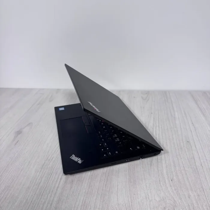 Ноутбук Lenovo ThinkPad E480 / 14" (1920x1080) IPS / Intel Core i5-8250U (4 (8) ядра по 1.6 - 3.4 GHz) / 8 GB DDR4 / 256 GB SSD NVMe / Intel UHD Graphics 620 / WebCam б/в - зображення 7