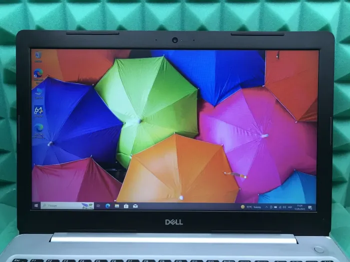 Ноутбук Dell Inspiron 5570 / 15.6" TN / Intel Core i5-8250U (4(8) ядра по 1.6-3.4 GHz) / 8GB DDR4 / 256GB SSD / UHD Graphics 620 / WebCam / USB 3.1 / HDMI / Win 10 б/в - зображення 4