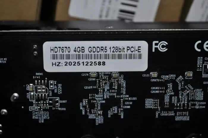 Дискретна відеокарта NoName Radeon HD 7670, 4 GB GDDR5, 128-bit / VGA, DVI, HDMI - зображення 12