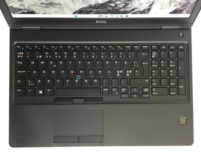 Робоча станція Dell Precision 3530 / 15.6" IPS / Core i7-8850H (6(12) ядер по 2.6-4.3 GHz) / 16GB DDR4 / 256GB SSD / Quadro P600, 4GB GDDR5, 128-bit / WebCam / HDMI б/в - зображення 15