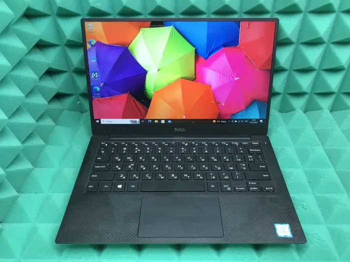 Ультрабук Dell XPS 13 9360 / 13.3" IPS / Intel Core i5-7200U (2(4) ядра по 2.5-3.1GHz) / 4GB DDR3 / 240GB SSD M.2 / HD Graphics 620 / WebCam / Fingerprint / Win 10 б/в - зображення 2