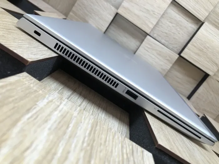 Ультрабук HP Elitebook 745 G5 / 14" (1920x1080) IPS / AMD Ryzen 7 Pro 2700U (4 (8) ядра по 2.2 - 3.8 GHz) / 8 GB DDR4 / 256 GB SSD M.2 / AMD Radeon Vega 10 Graphics / WebCam / Fingerprint / HDMI б/в - зображення 5