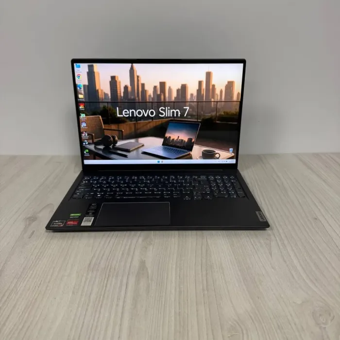 Ігровий ноутбук Б-клас Lenovo Slim 7 16ARH7 / 16" (2560x1600) IPS Touch / AMD Ryzen 7 6800HS (8 (16) ядер по 3.2 - 4.7 GHz) / 16 GB DDR5 / 512 GB SSD NVMe / nVidia GeForce RTX 3050, 4 GB GDDR6, 128-bit / WebCam б/в - зображення 2