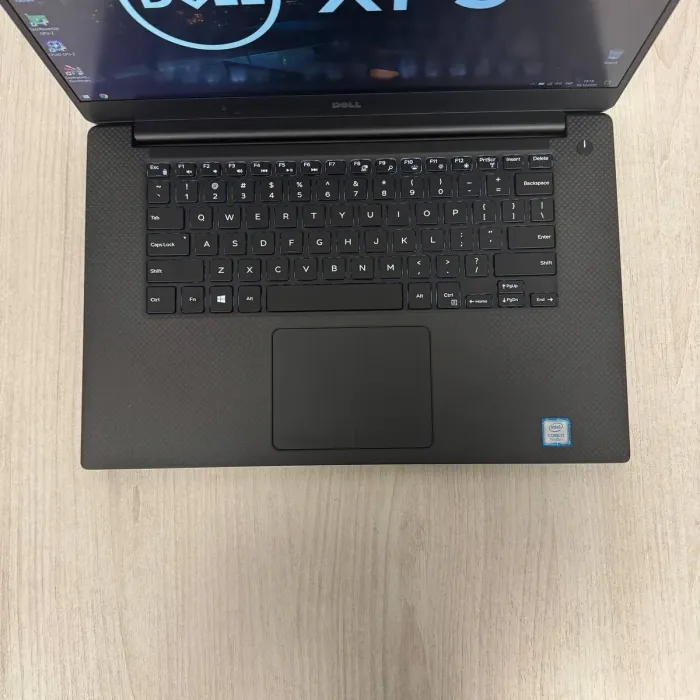 Ігровий ноутбук Dell XPS 9560 / 15,6" (1920x1080) IPS / Intel Core i7-7700HQ (4 (8) ядра по 2,8 - 3,8 ГГц) / 16 ГБ DDR4 / 256 ГБ SSD / nVidia Geforce GTX 1050, 4 ГБ GDDR5, 128-біт / HDMI б/в - зображення 3
