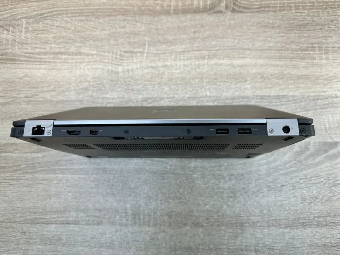 Ноутбук Dell Latitude E7470 / 14" TN / Intel Core i5-6300U (2(4) ядра по 2.4-3 GHz) / 16GB DDR4 / 256GB SSD / HD Graphics 520 / WebCam / Win 10 Pro б/в - зображення 6