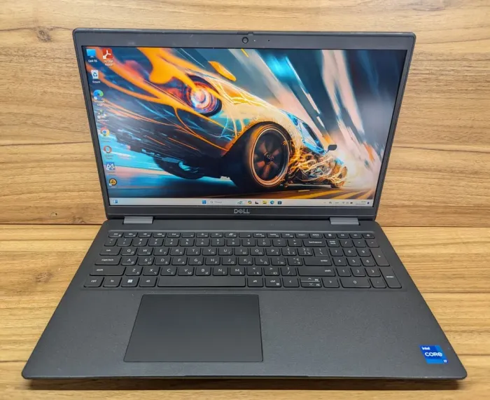 Ультрабук Dell Latitude 3520 / 15.6" (1920x1080) IPS / Intel Core i7-1165G7 (4 (8) ядра по 2.8 - 4.7 GHz) / 16 GB DDR4 / 512 GB SSD / Iris Xe Graphics / WebCam / Windows 10 б/в - зображення 2