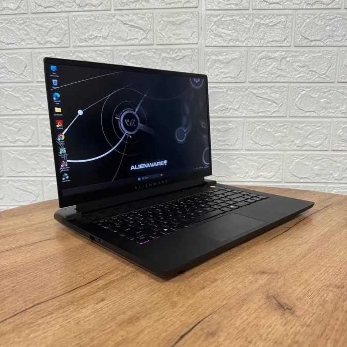 Ігровий ноутбук Б-клас Dell Alienware m15 R7 / 15.6" (2560x1440) IPS / AMD Ryzen 9 6900HX (8 (16) ядер по 3.3 - 4.9 GHz) / 16 GB DDR5 / 512 GB SSD / nVidia GeForce RTX 3070 Ti, 8 GB GDDR6, 256-bit / WebCam б/в - зображення 4