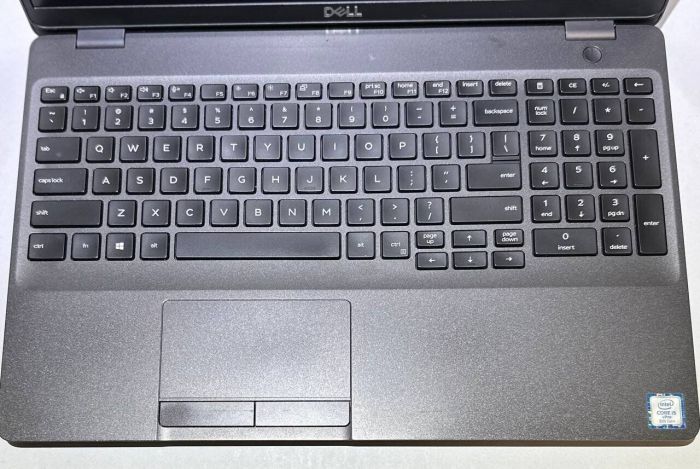 Ноутбук Dell Latitude 5500 / 15.6" (1920x1080) IPS / Intel Core i5-8365U (4 (8) ядра по 1.6 - 4.1 GHz) / 16 GB DDR4 / 256 GB SSD / Intel UHD Graphics 620 / WebCam б/в - зображення 3