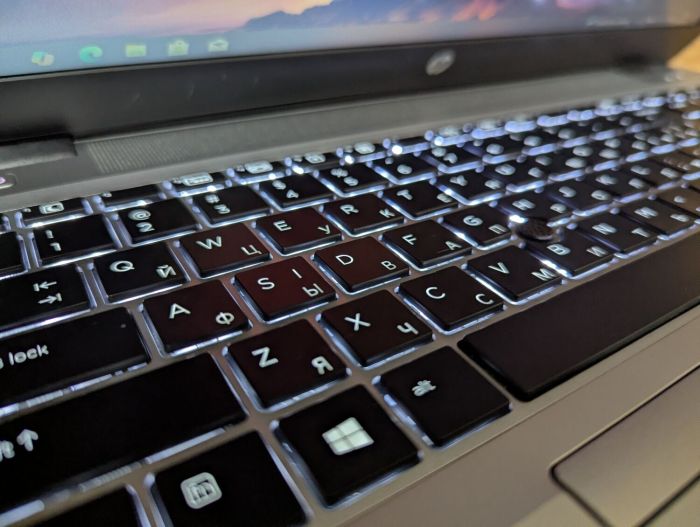 Ноутбук HP EliteBook 850 G3 / 15.6" (1920x1080) IPS / Intel Core i5-6200U (2 (4) ядра по 2.3 - 2.8 GHz) / 8 GB DDR4 / 240 GB SSD / Intel HD Graphics 520 / WebCam / Fingerprint / Windows 10 б/в - зображення 6