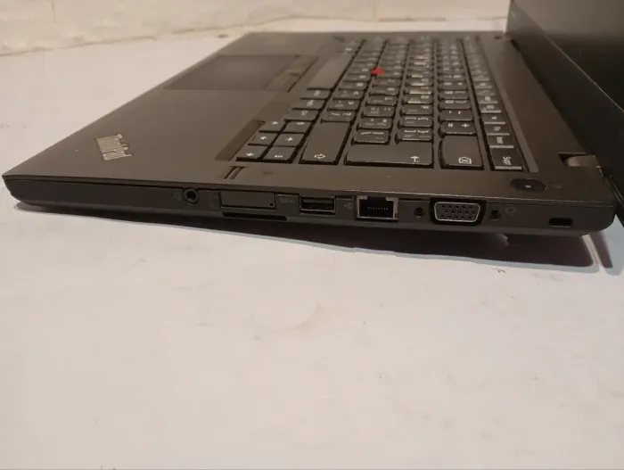 Ультрабук Б-клас Lenovo Thinkpad T450 / 14" (1366x768) TN / Intel Core i5-5200U (2 (4) ядра по 2.2 - 2.7 GHz) / 8 GB DDR3 / 240 GB SSD / Intel HD Graphics 5500 / WebCam б/в - зображення 7