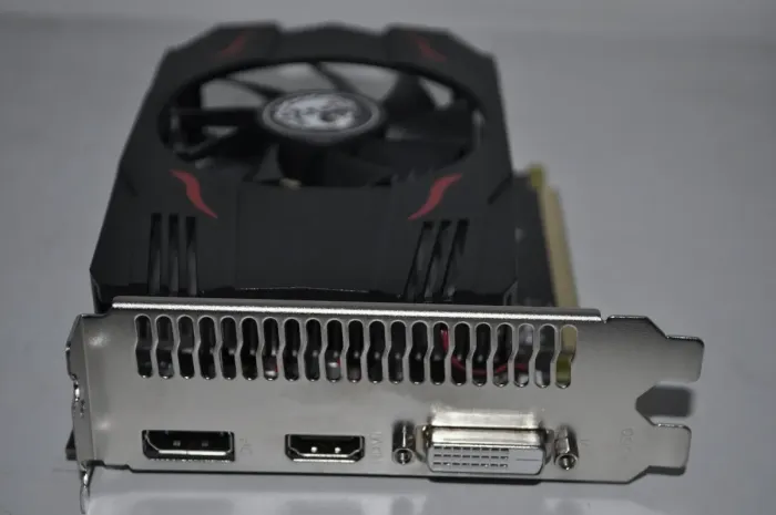 Дискретна відеокарта AMD Radeon RX 550, 4 GB GDDR5, 128-bit / DVI, HDMI, DisplayPort - зображення 7