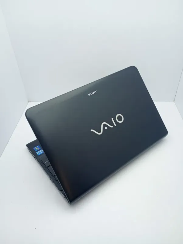 Ноутбук Sony VPC156 / 15.6" (1366x768) TN / Intel Core i3-2370M (2 (4) ядра по 2.4 GHz) / 6 GB DDR3 / 500 GB HDD / AMD Radeon HD 7550M, 1 GB GDDR3, 128-bit / WebCam б/в - зображення 6