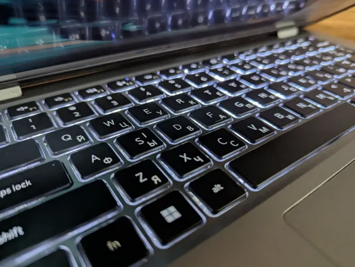 Ультрабук Dell Latitude 5440 / 14" (1920x1080) IPS / Intel Core i7-1355U (10 (12) ядер по 3.7 - 5.0 GHz) / 16 GB DDR4 / 512 GB SSD / Intel Iris Xe Graphics / WebCam / HDMI / Windows 11 б/в - зображення 6