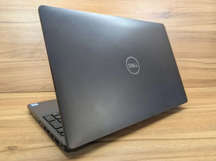 Ультрабук Dell Latitude 5500 / 15.6" (1920x1080) IPS / Intel Core i5-8265U (4 (8) ядра по 1.6 - 3.9 GHz) / 16 GB DDR4 / 256 GB SSD / Intel UHD Graphics 620 / WebCam / HDMI / Windows 10 б/в - зображення 7