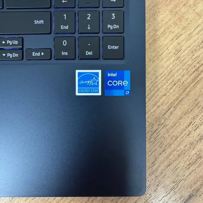 Ігровий ноутбук Samsung Galaxy Book Odyssey NP762XDA / 15.6" (1920x1080) IPS / Intel Core i7-11600H (6 (12) ядер по 2.5 - 4.6 GHz) / 16 GB DDR4 / 512 GB SSD / nVidia GeForce RTX 3050 Ti, 4 GB GDDR6, 128-bit / WebCam б/в - зображення 9