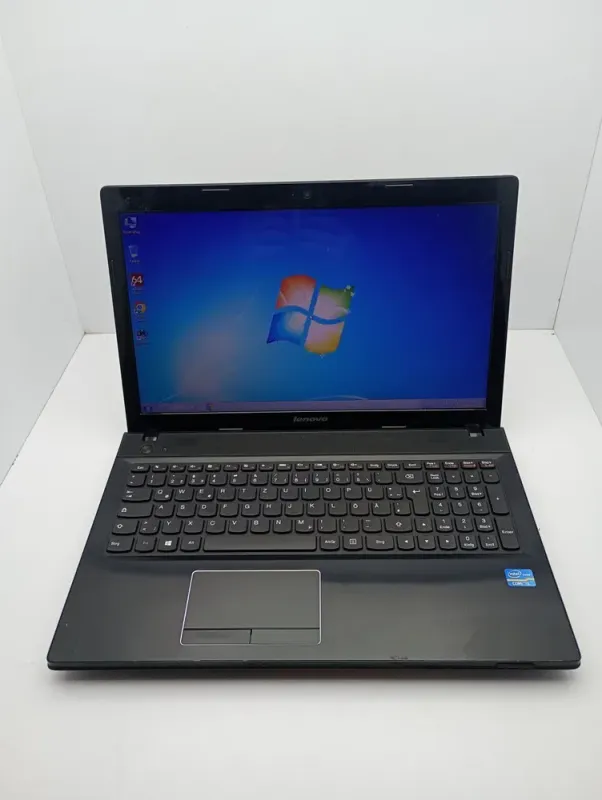 Ноутбук Lenovo G500 / 15.6" (1366x768) TN / Intel Core i3-3110M (2 (4) ядра по 2.4 GHz) / 6 GB DDR3 / 500 GB HDD / Intel HD Graphics 4000 / WebCam б/в - зображення 2