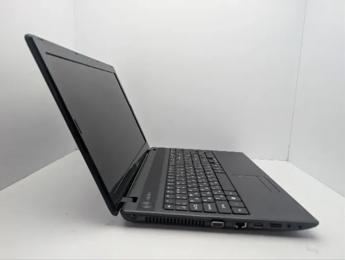Ноутбук Acer Aspire 5742 / 15.6" (1366x768) TN / Intel Core i3-370M (2 (4) ядра по 2.4 - 2.5 GHz) / 6 GB DDR3 / 500 GB HDD / Intel HD Graphics / WebCam / DVD-ROM б/в - изображение 4