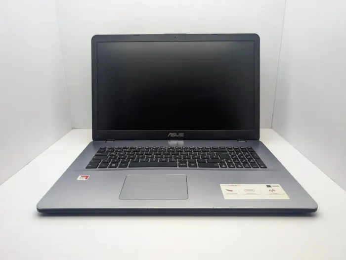 Ноутбук Asus VivoBook F705Q / 17.3" (1600x900) TN / AMD A10-9620P (4 ядра по 2.5 - 3.4 GHz) / 8 GB DDR3 / 240 GB SSD / AMD Radeon R5 Graphics / WebCam б/в - зображення 2