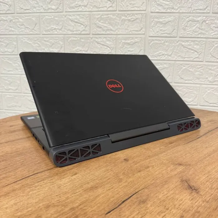 Ігровий ноутбук Б-класу Dell Inspiron 15 Gaming 7567 / 15.6" (1920x1080) IPS / Intel Core i5-7300HQ (4 ядра по 2,5 - 3,5 ГГц) / 16 ГБ DDR4 / 128 ГБ SSD M.2 + 1000 ГБ HDD / nVidia GeForce GTX 1050, 4 ГБ GDDR5, 128-bit / WebCam б/в - зображення 6