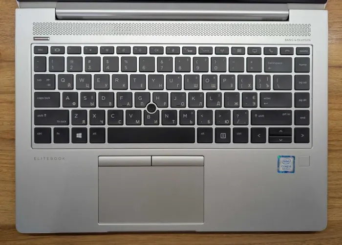 Ультрабук Б-клас HP EliteBook 840 G5 / 14" (1920x1080) IPS / Intel Core i5-8250U (4 (8) ядра по 1.6 - 3.4 GHz) / 16 GB DDR4 / 512 GB SSD / Intel UHD Graphics 620 / Fingerprint / WebCam / Windows 10 б/в - зображення 3