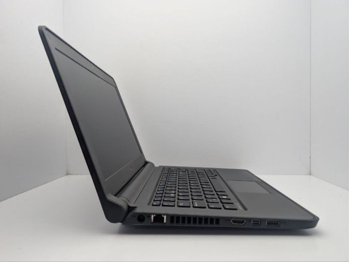Ноутбук Dell Latitude 3350 / 13.3" (1366x768) TN / Intel Core i3-5005U (2 (4) ядра по 2.0 GHz) / 8 GB DDR3 / 120 GB SSD / Intel HD Graphics 5500 / WebCam б/в - изображение 4