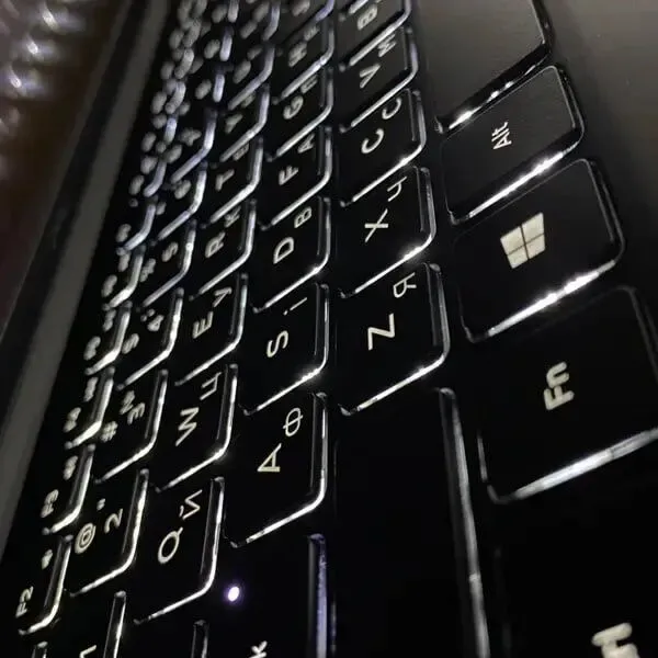 Ігровий ноутбук Б-клас Dell XPS 15 9550 / 15.6" (1920x1080) IPS / Intel Core i7-6700HQ (4 (8) ядра по 2.6 - 3.5 GHz) / 16 GB DDR4 / 512 GB SSD / nVidia GeForce GTX 960M, 2 GB GDDR5, 128-bit / HDMI б/в - зображення 6