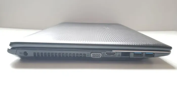 Ноутбук Asus K55Vm / 15.6" (1366x768) TN / Intel Core i3-3110M (2 (4) ядра по 2.4 GHz) / 8 GB DDR3 / 256 GB SSD / nVidia GeForce GT 630M, 2 GB GDDR5, 128-bit / WebCam б/в - зображення 4