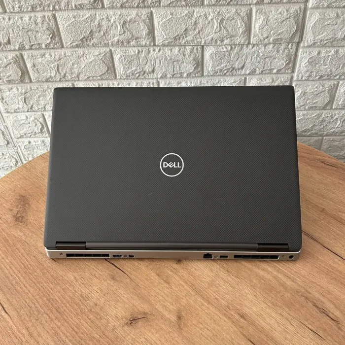 Мобільна робоча станція Б-клас Dell Precision 7740 / 17.3" (1920x1080) IPS / Intel Core i7-9850H (6 (12) ядра по 2.6 - 4.6 GHz) / 32 GB DDR4 / 512 GB SSD / AMD Radeon Pro WX 3200, 4 GB GDDR5, 128-bit / WebCam б/в - зображення 3