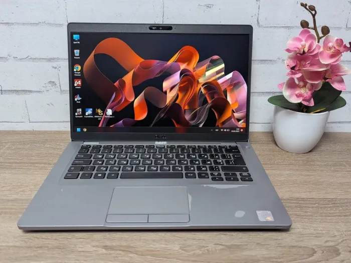 Ультрабук Б-клас Dell Latitude 5411 / 14" (1920x1080) TN / Intel Core i5-8365U (4 (8) ядра по 1.6 - 4.1 GHz) / 16 GB DDR4 / 256 GB SSD / Intel UHD Graphics / WebCam б/в - зображення 2