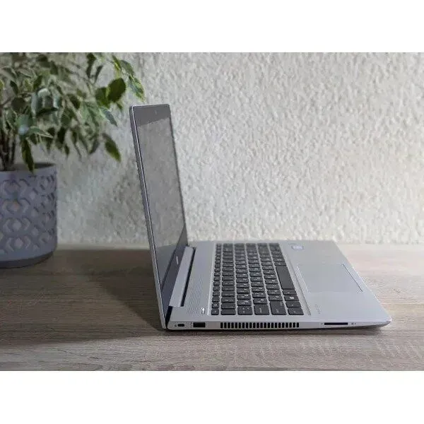 Ноутбук Б-клас HP ProBook 440 G6 / 14" (1920x1080) TN / Intel Core i3-8145U (2 (4) ядра по 2.1 - 3.9 GHz) / 8 GB DDR4 / 128 GB SSD / Intel UHD Graphics 620 / WebCam б/в - зображення 4