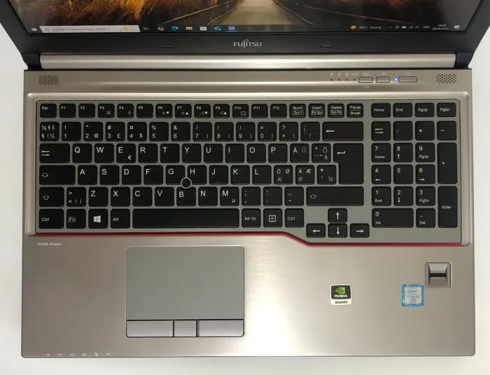 Мобільна робоча станція Fujitsu Celsius H760 / 15.6" (1920x1080) IPS / Intel Core i5-6440HQ (4 ядра по 2.6 - 3.5 GHz) / 16 GB DDR4 / 256 GB SSD / nVidia Quadro M600M, 2 GB GDDR5, 128-bit / WebCam / DisplayPort б/в - зображення 10