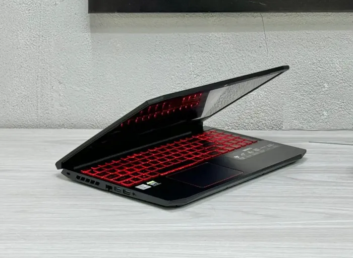 Ігровий ноутбук Acer Nitro 5 AN515-55 / 15.6" (1920x1080) IPS / Intel Core i7-10750H (6 (12) ядер по 2.6 - 5.0 GHz) / 16 GB DDR4 / 512 GB SSD M.2 / nVidia GeForce GTX 1650 Ti, 4 GB GDDR6, 128-bit / WebCam / Win 11 Home б/в - зображення 4