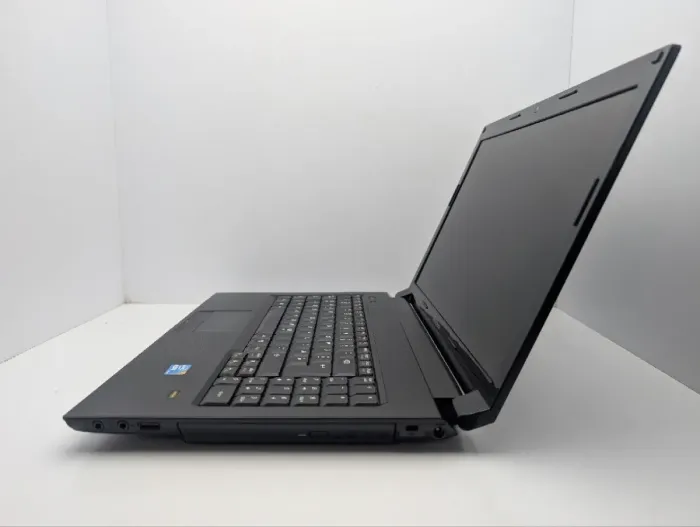 Ноутбук Lenovo B560 / 15.6" (1366x768) TN / Intel Core i3-380M (2 (4) ядра по 2.5 GHz) / 6 GB DDR3 / 320 GB HDD / Intel HD Graphics / WebCam / DVD-ROM б/в - зображення 5