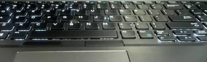 Мобільна робоча станція Dell Precision 7740 / 17,3" (1920x1080) IPS / Intel Core i7-9750H (6 (12) ядер по 2,6 - 4,5 ГГц) / 64 ГБ DDR4 / 1000 ГБ SSD / nVidia Quadro RTX 4000, 8 ГБ GDDR6, 256-біт / HDMI / WebCam б/в - зображення 9