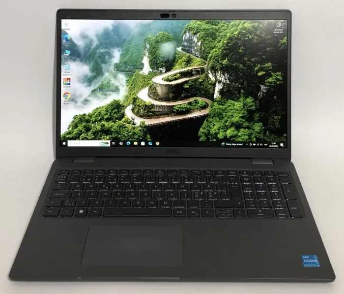 Ультрабук Б-клас Dell Latitude 3540 / 15.6" (1920x1080) IPS / Intel Core i3-1315U (6 (8) ядер по 1.2 - 4.5 GHz) / 16 GB DDR4 / 256 GB SSD NVMe / Intel UHD Graphics / WebCam / Win 10 Pro б/в - зображення 2