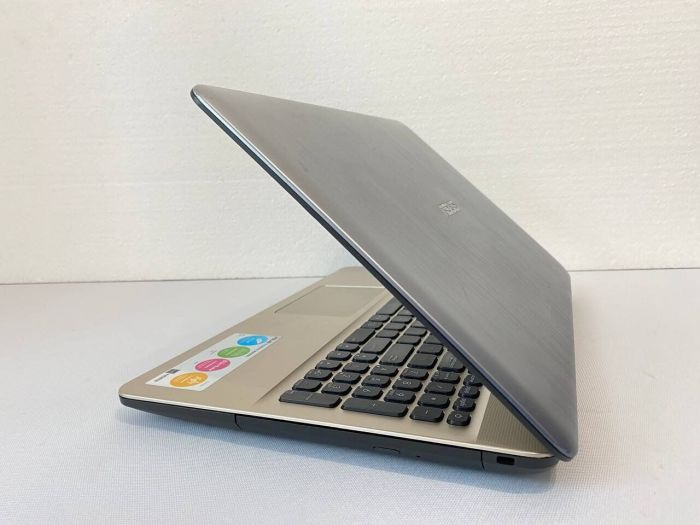 Ноутбук Б-клас Asus R541U / 15.6" (1920x1080) TN / Intel Core i3-7100U (2 (4) ядра по 2.4 GHz) / 8 GB DDR4 / 128 GB SSD / Intel HD Graphics 620 / WebCam / DVD-ROM б/в - зображення 5