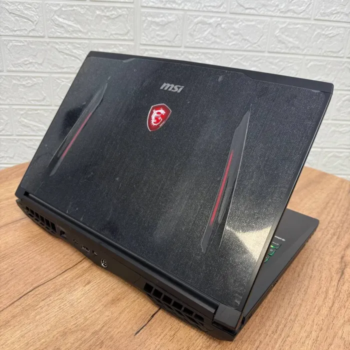 Ігровий ноутбук MSI GT62VR 7RE Dominator Pro / 15.6" (1920x1080) IPS / Intel Core i7-7700HQ (4 (8) ядра по 2.8 - 3.8 GHz) / 16 GB DDR4 / 256 GB SSD M.2 + 1000 GB HDD / nVidia GeForce GTX 1070, 8 GB GDDR5, 256-bit / WebCam б/в - зображення 5