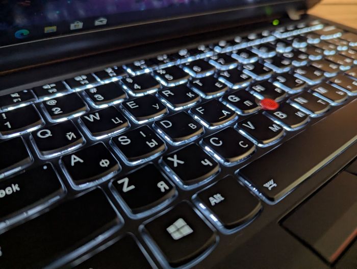 Ультрабук Lenovo ThinkPad x1 Carbon / 14" (1920x1080) IPS / Intel Core i5-6200U (2 (4) ядра по 2.3 - 2.8 GHz) / 8 GB DDR3 / 512 GB SSD / Intel HD Graphics 520 / WebCam / Fingerprint / Windows 10 б/в - зображення 6