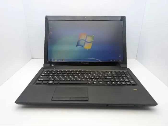 Ноутбук Lenovo B575 / 15.6" (1366x768) TN / AMD E-300 (2 ядра по 1.3 GHz) / 6 GB DDR3 / 120 GB SSD / AMD Radeon HD 6310 Graphics / WebCam / DVD-ROM б/в - зображення 2