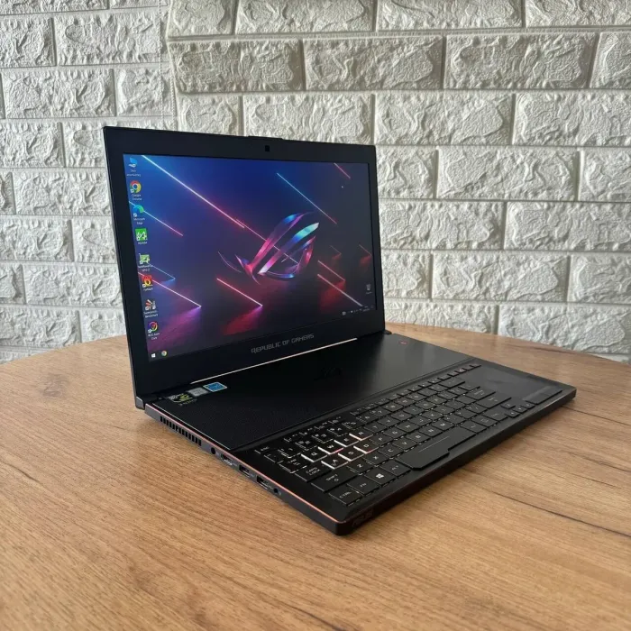 Ігровий ноутбук Asus ROG Zephyrus GX501VIK / 15.6" (1920x1080) IPS / Intel Core i7-7700HQ (4 (8) ядра по 2.8 - 3.8 GHz) / 16 GB DDR4 / 512 GB SSD / nVidia GeForce GTX 1080 Max-Q, 8 GB GDDR5, 256-bit / WebCam б/в - зображення 4
