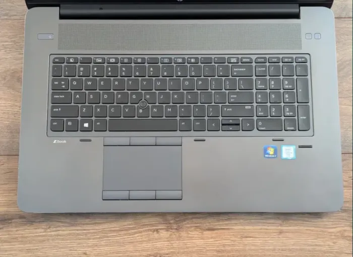 Мобільна робоча станція HP ZBook 17 G3 / 17.3" (1920x1080) IPS / Intel Core i5-6440HQ (4 ядра по 2.6 - 3.5 GHz) / 16 GB DDR4 / 512 GB SSD / nVidia Quadro M3000M, 4 GB GDDR5, 256-bit / WebCam / Win 10 Pro б/в - зображення 3