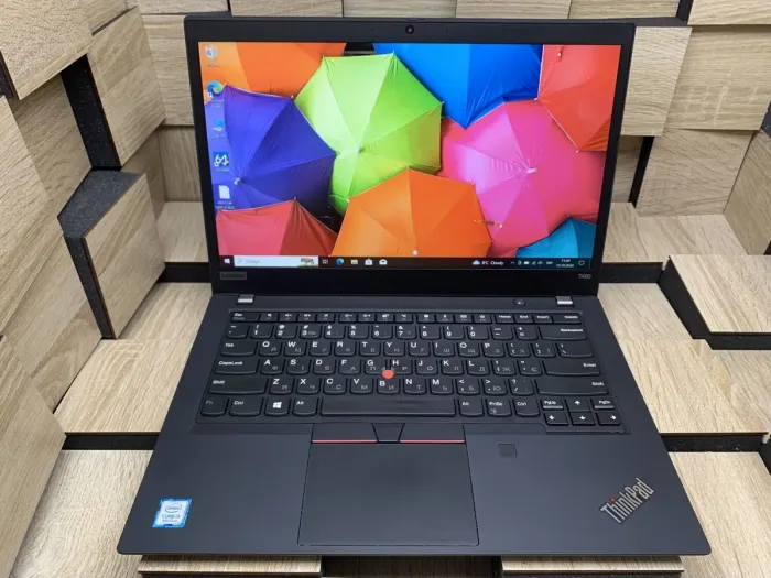 Ультрабук Lenovo ThinkPad T490 / 14" (1920x1080) IPS / Intel Core i5-8265U (4 (8) ядра по 1.6 - 3.9 GHz) / 8 GB DDR4 / 256 GB SSD M.2 / Intel UHD Graphics 630 / WebCam / Fingerprint / HDMI б/в - зображення 2